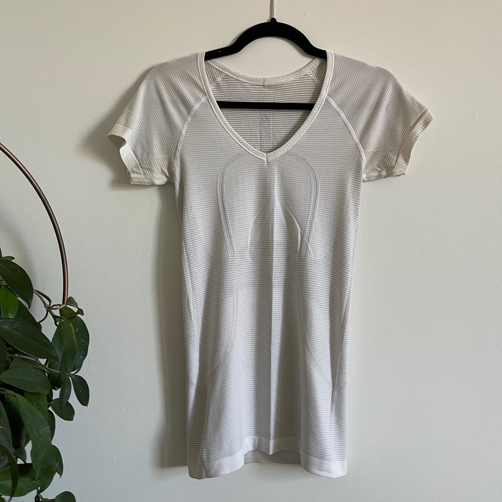 LAST CHANCE! Gone 11/28! Lululemon Swiftly Tech running tee